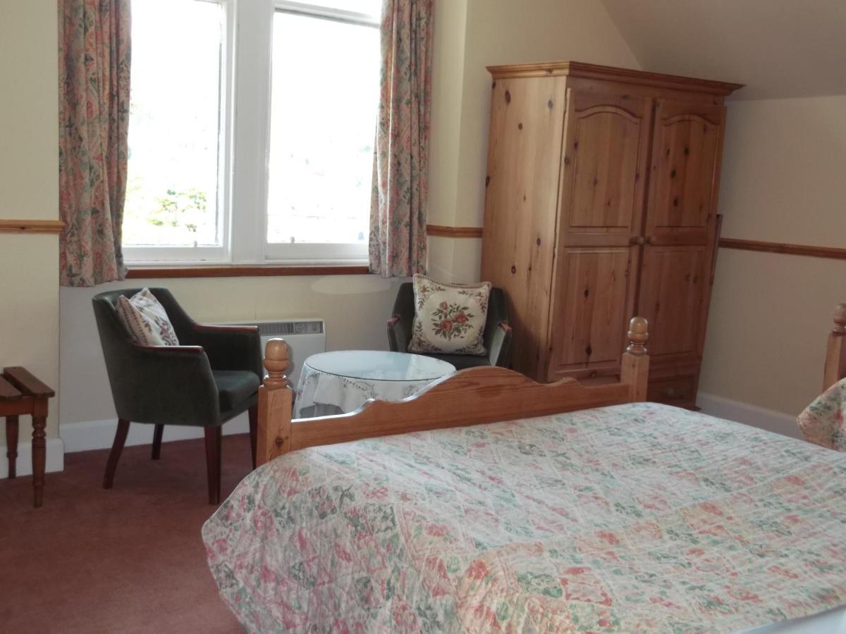 Caledonian Hotel Fort Augustus Esterno foto