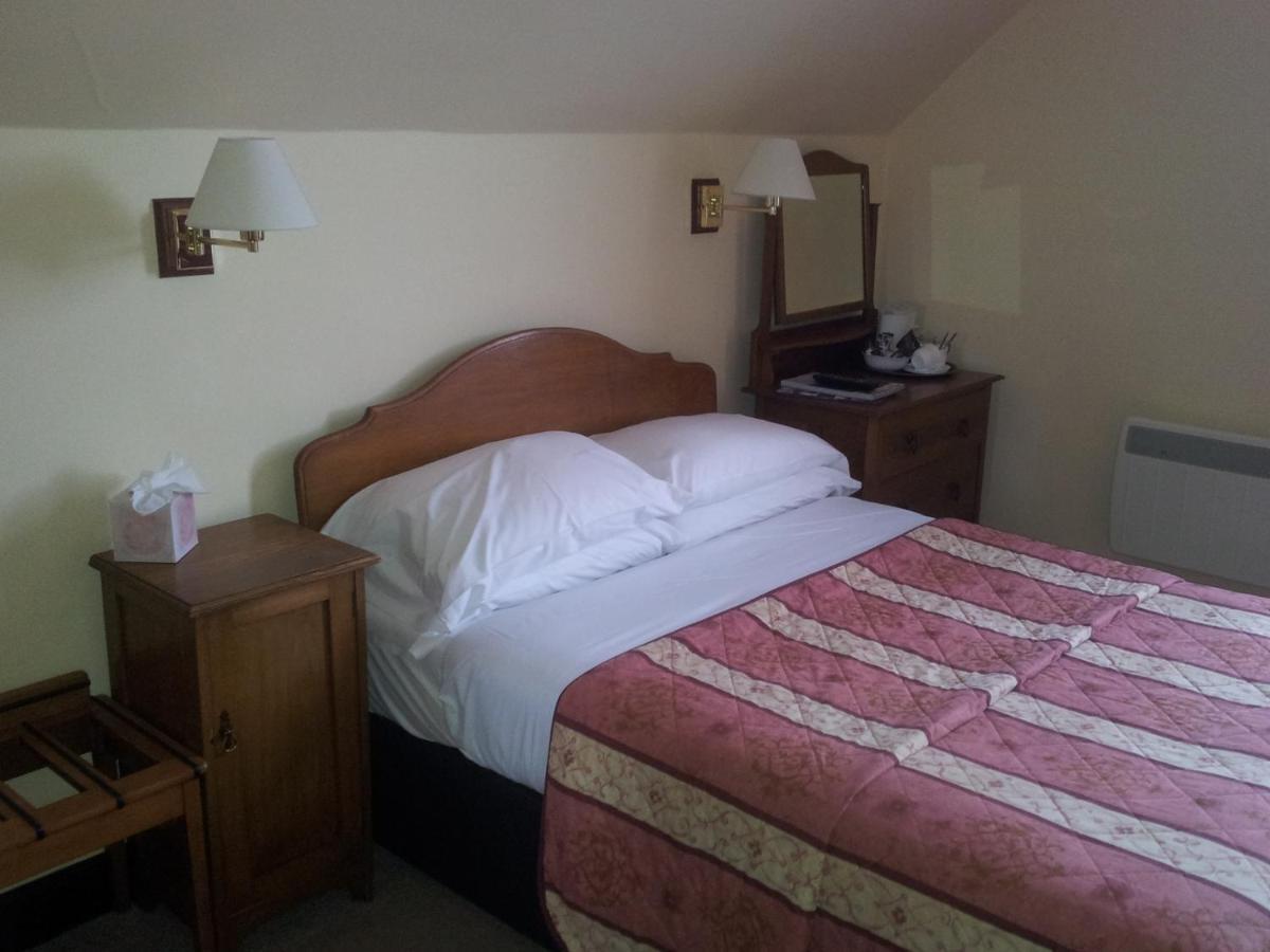 Caledonian Hotel Fort Augustus Esterno foto