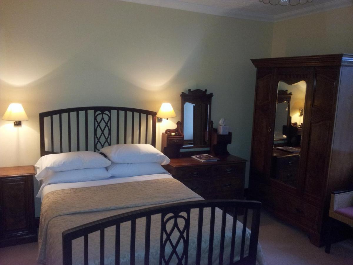 Caledonian Hotel Fort Augustus Esterno foto